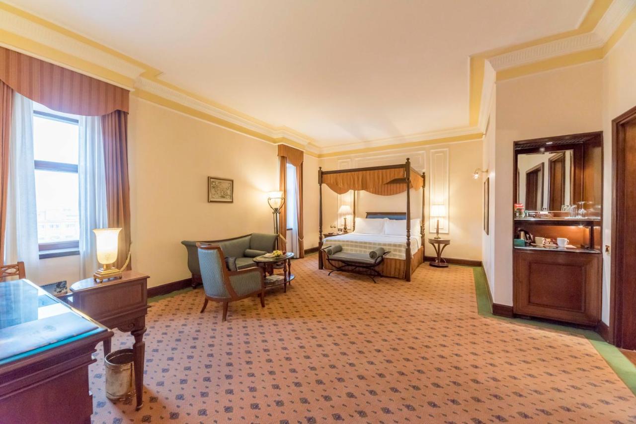 Hotel The Oberoi Grand Kalkuta Zewnętrze zdjęcie A suite at the hotel